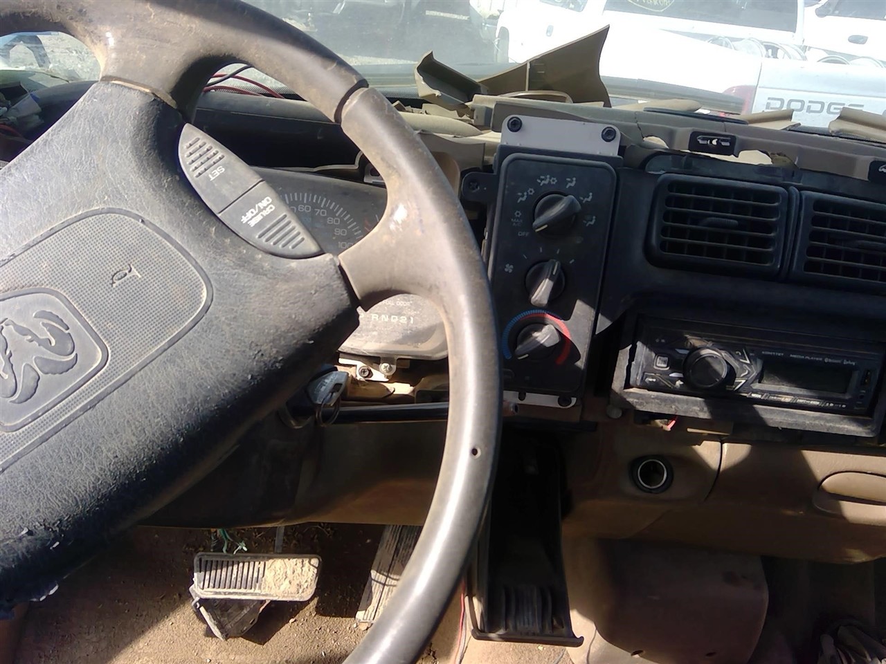 https://f005.backblazeb2.com/file/img-partshotlines-com/Inventory/EX366/Vehicle/11396_01.jpg