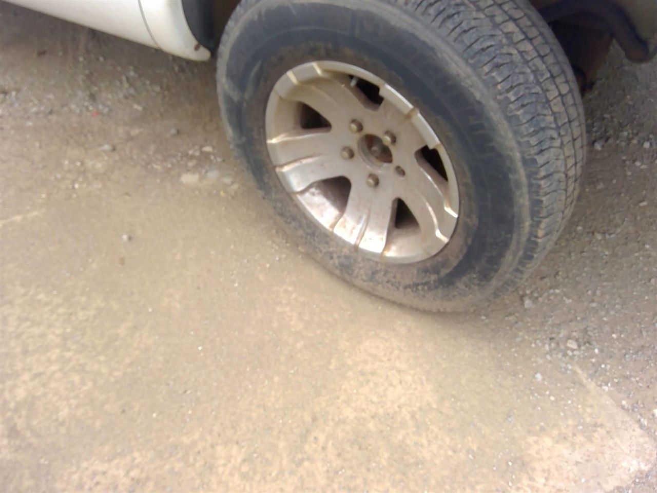 https://f005.backblazeb2.com/file/img-partshotlines-com/Inventory/EX366/Vehicle/11483_04.jpg