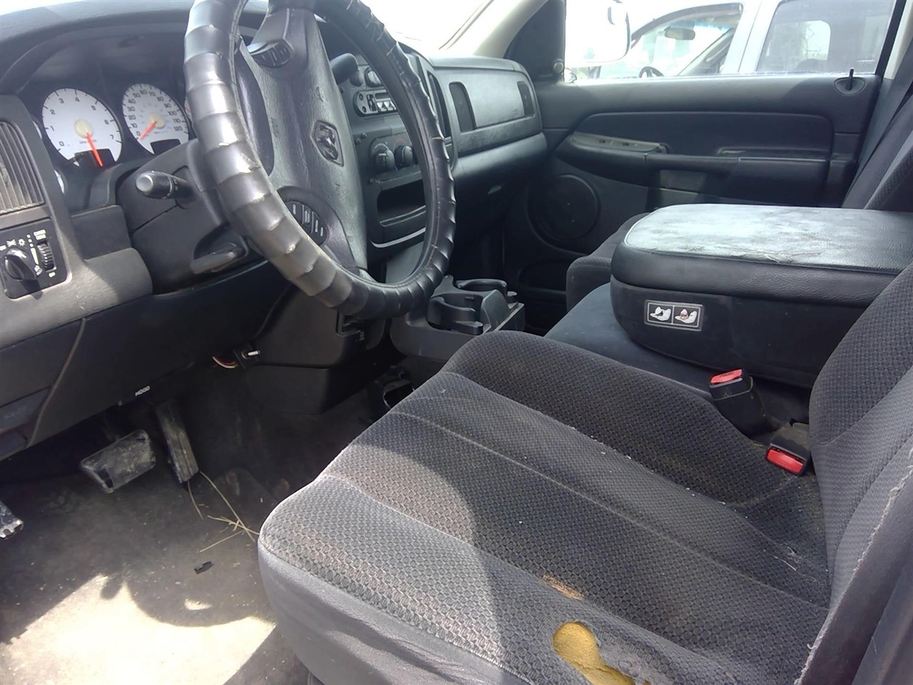 https://f005.backblazeb2.com/file/img-partshotlines-com/Inventory/EX366/Vehicle/11484_02.jpg