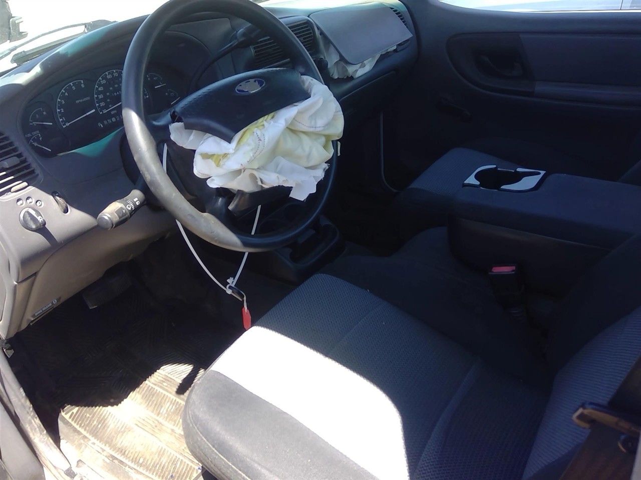 https://f005.backblazeb2.com/file/img-partshotlines-com/Inventory/EX366/Vehicle/11589_02.jpg