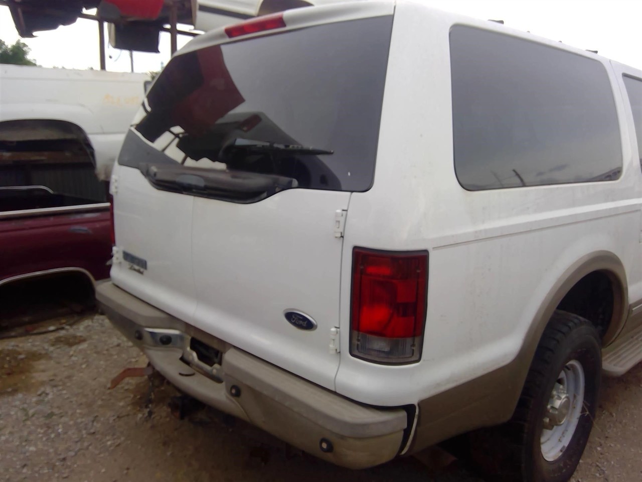 https://f005.backblazeb2.com/file/img-partshotlines-com/Inventory/EX366/Vehicle/11596_08.jpg
