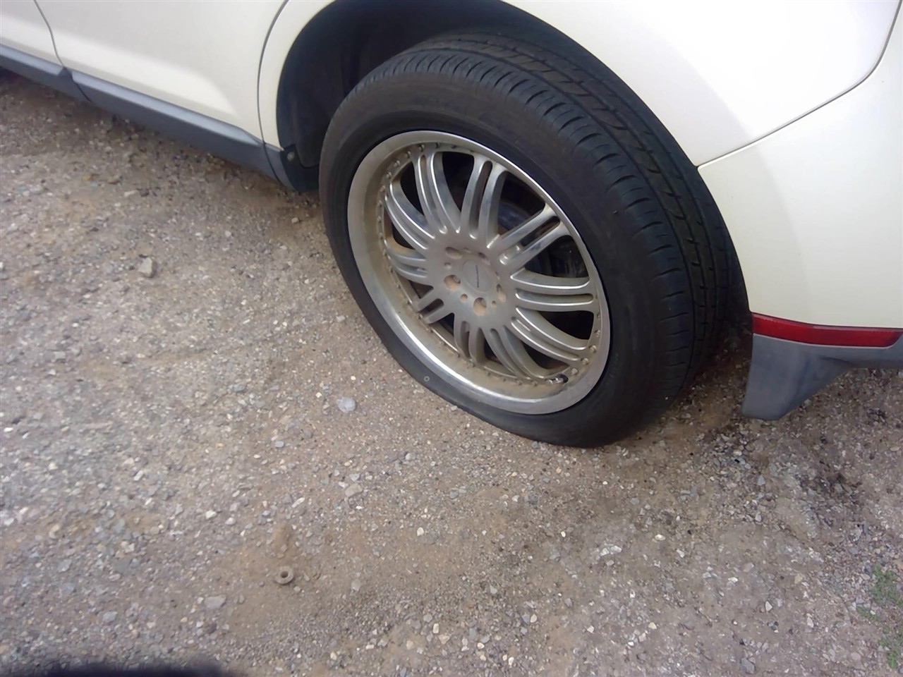 https://f005.backblazeb2.com/file/img-partshotlines-com/Inventory/EX366/Vehicle/11636_07.jpg