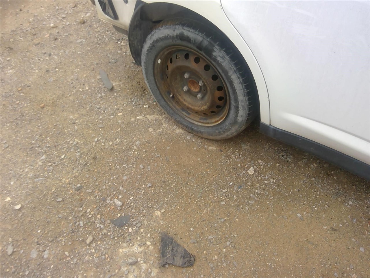 https://f005.backblazeb2.com/file/img-partshotlines-com/Inventory/EX366/Vehicle/11646_04.jpg