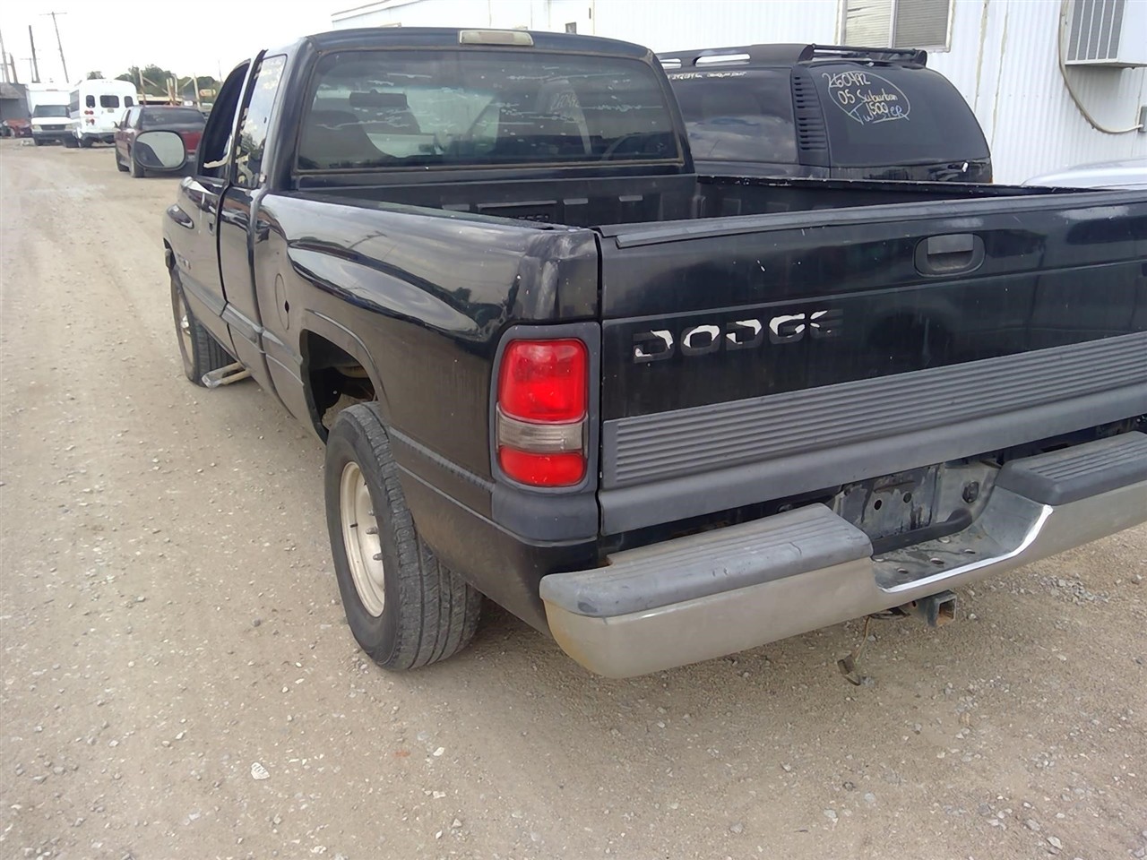 https://f005.backblazeb2.com/file/img-partshotlines-com/Inventory/EX366/Vehicle/11818_06.jpg