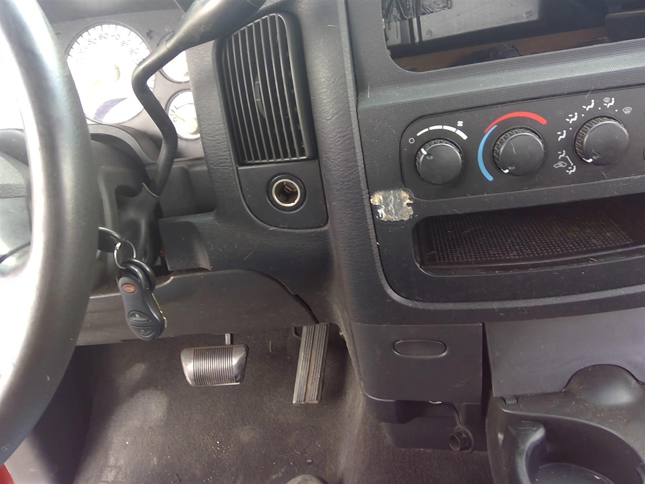 https://f005.backblazeb2.com/file/img-partshotlines-com/Inventory/EX366/Vehicle/11819_02.jpg