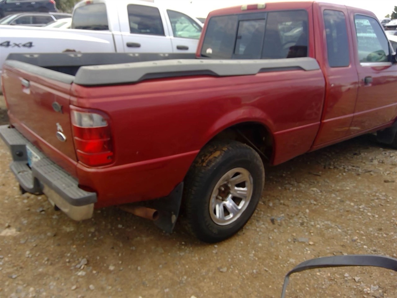 https://f005.backblazeb2.com/file/img-partshotlines-com/Inventory/EX366/Vehicle/11820_04.jpg
