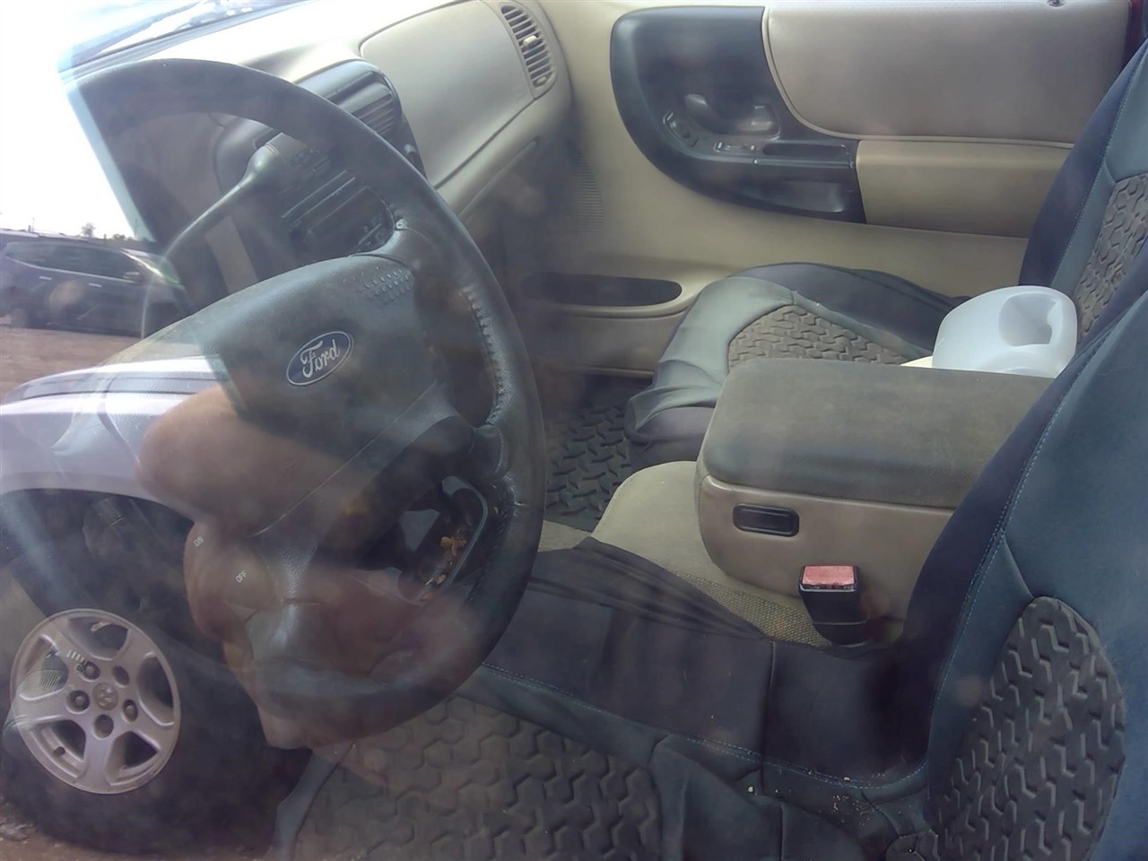 https://f005.backblazeb2.com/file/img-partshotlines-com/Inventory/EX366/Vehicle/11820_06.jpg