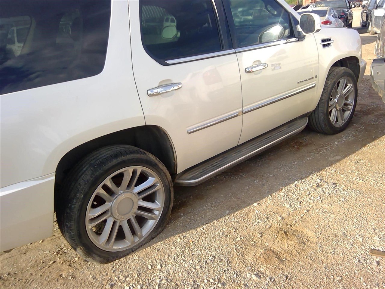 https://f005.backblazeb2.com/file/img-partshotlines-com/Inventory/EX366/Vehicle/11823_09.jpg