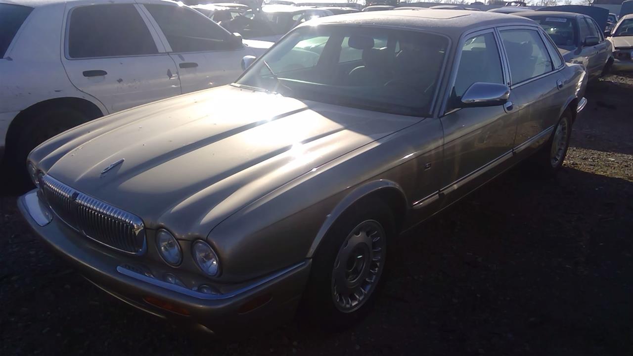 https://f005.backblazeb2.com/file/img-partshotlines-com/Inventory/EX366/Vehicle/9914_05.jpg