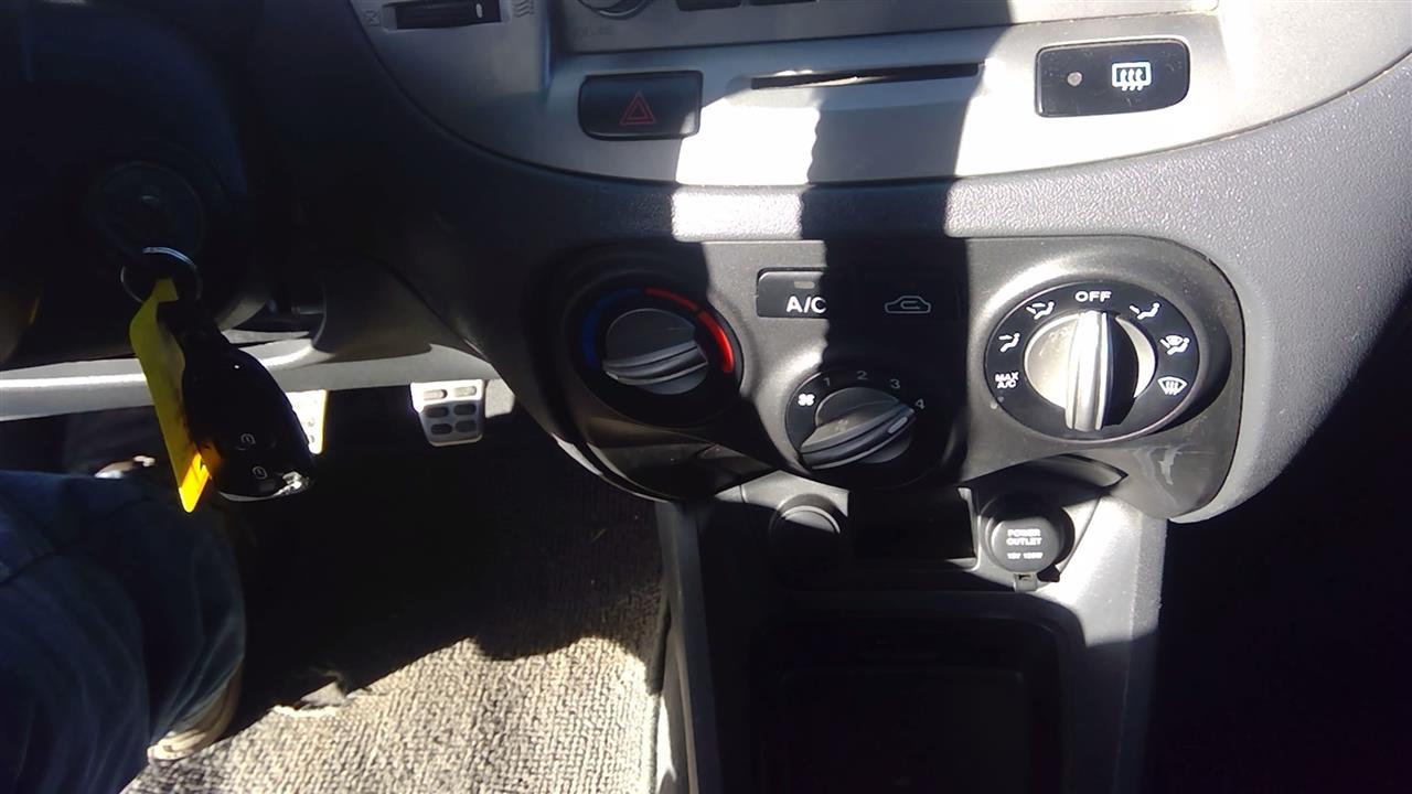 https://f005.backblazeb2.com/file/img-partshotlines-com/Inventory/EX366/Vehicle/9976_01.jpg