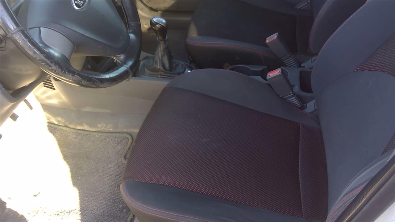 https://f005.backblazeb2.com/file/img-partshotlines-com/Inventory/EX366/Vehicle/9976_06.jpg