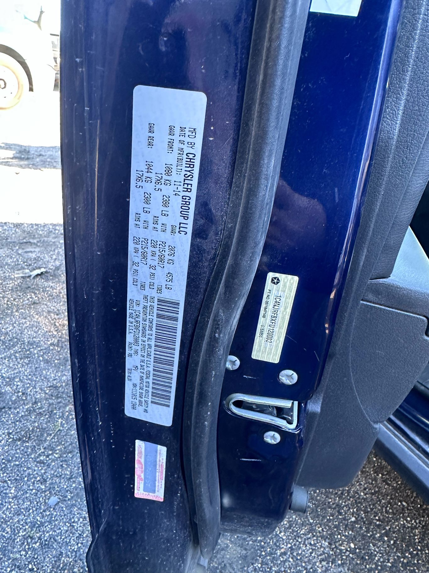 https://f005.backblazeb2.com/file/img-partshotlines-com/Inventory/EX37/2025/11520F/72503D6EDA0D4FB7B9A3E521E97613C8002.jpg