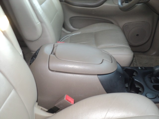 https://f005.backblazeb2.com/file/img-partshotlines-com/Inventory/EX379/Vehicle/11637_12.jpg
