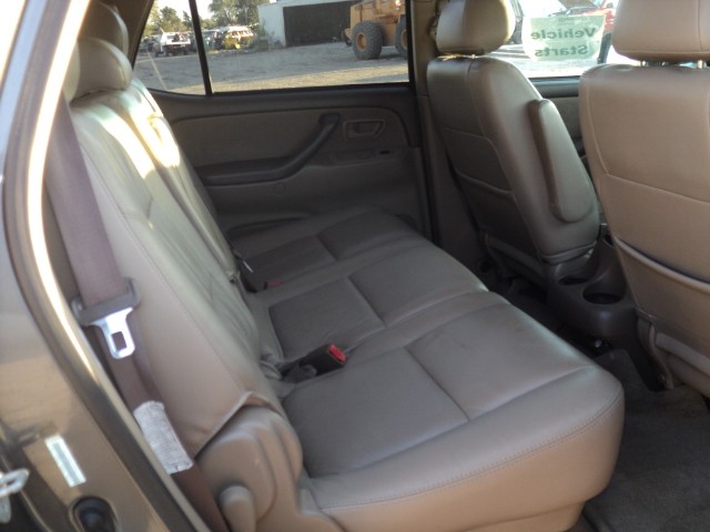 https://f005.backblazeb2.com/file/img-partshotlines-com/Inventory/EX379/Vehicle/11637_13.jpg