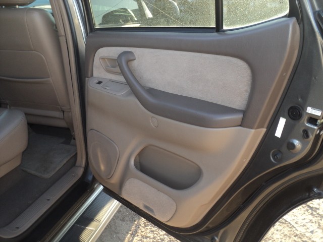 https://f005.backblazeb2.com/file/img-partshotlines-com/Inventory/EX379/Vehicle/11637_14.jpg