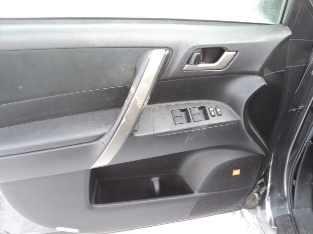 https://f005.backblazeb2.com/file/img-partshotlines-com/Inventory/EX379/Vehicle/14141_09.jpg