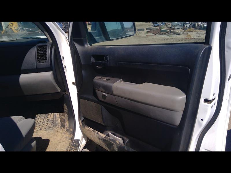 https://f005.backblazeb2.com/file/img-partshotlines-com/Inventory/EX379/Vehicle/25194_04.jpg