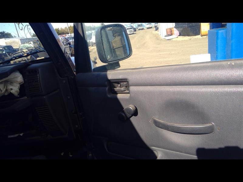 https://f005.backblazeb2.com/file/img-partshotlines-com/Inventory/EX379/Vehicle/26263_09.jpg
