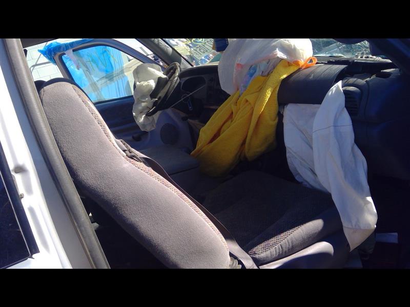 https://f005.backblazeb2.com/file/img-partshotlines-com/Inventory/EX379/Vehicle/27159_07.jpg