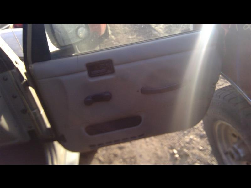 https://f005.backblazeb2.com/file/img-partshotlines-com/Inventory/EX379/Vehicle/27283_04.jpg