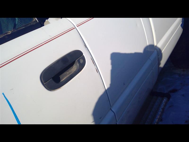 https://f005.backblazeb2.com/file/img-partshotlines-com/Inventory/EX379/Vehicle/27633_08.jpg