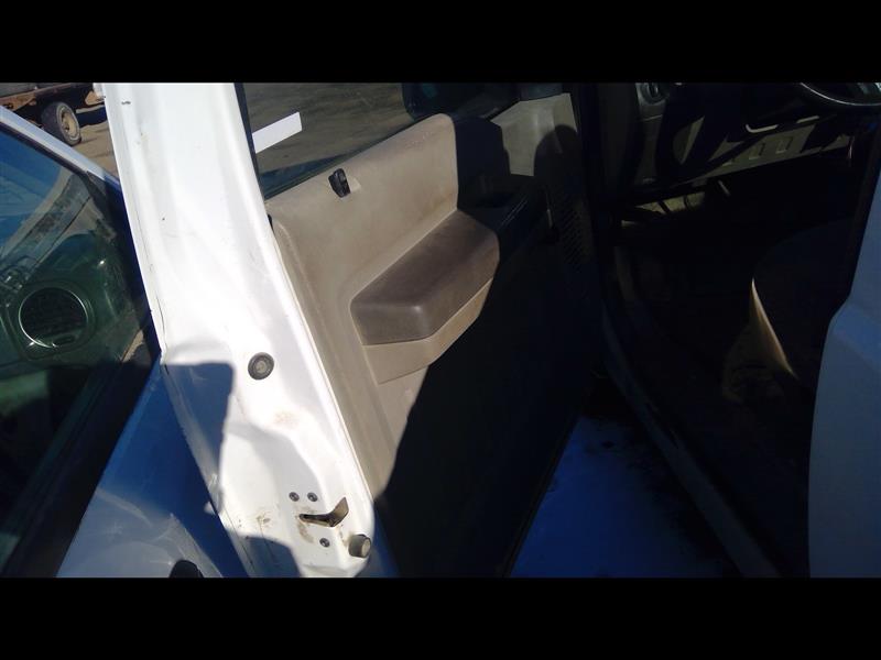https://f005.backblazeb2.com/file/img-partshotlines-com/Inventory/EX379/Vehicle/27662_09.jpg
