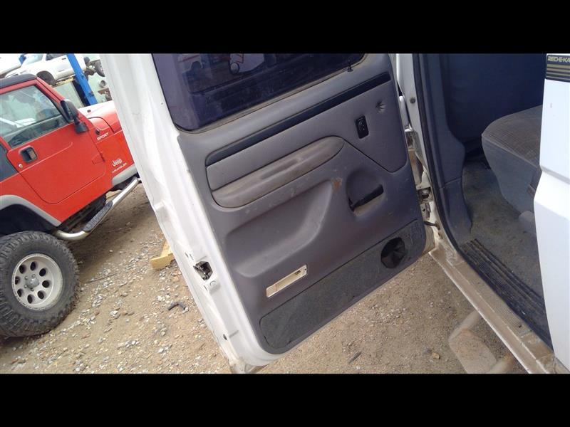 https://f005.backblazeb2.com/file/img-partshotlines-com/Inventory/EX379/Vehicle/28101_08.jpg