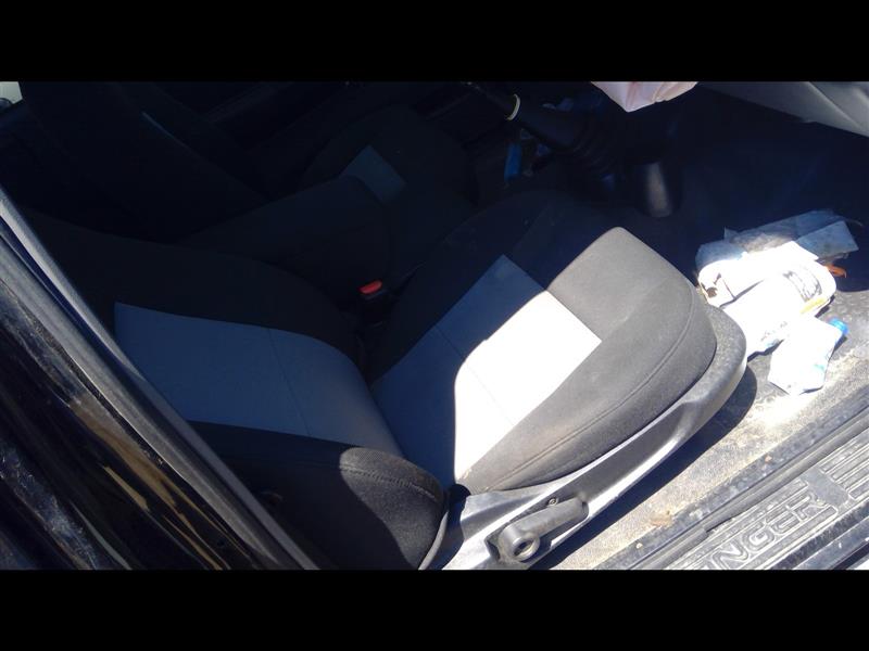 https://f005.backblazeb2.com/file/img-partshotlines-com/Inventory/EX379/Vehicle/28262_08.jpg