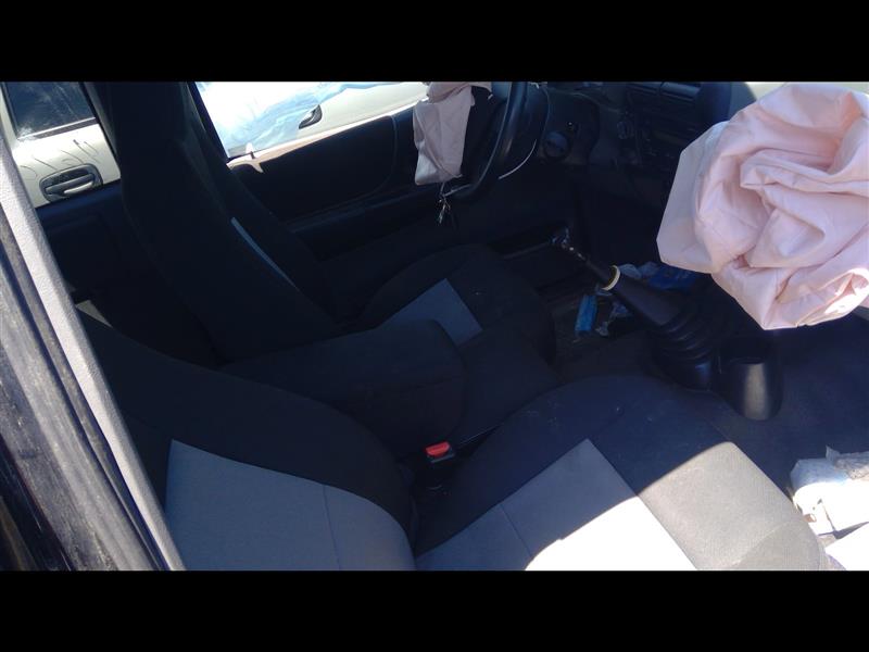 https://f005.backblazeb2.com/file/img-partshotlines-com/Inventory/EX379/Vehicle/28262_09.jpg