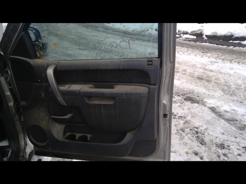 https://f005.backblazeb2.com/file/img-partshotlines-com/Inventory/EX379/Vehicle/28977_08.jpg