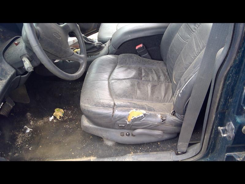 https://f005.backblazeb2.com/file/img-partshotlines-com/Inventory/EX379/Vehicle/29408_07.jpg