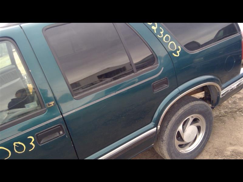 https://f005.backblazeb2.com/file/img-partshotlines-com/Inventory/EX379/Vehicle/29408_10.jpg