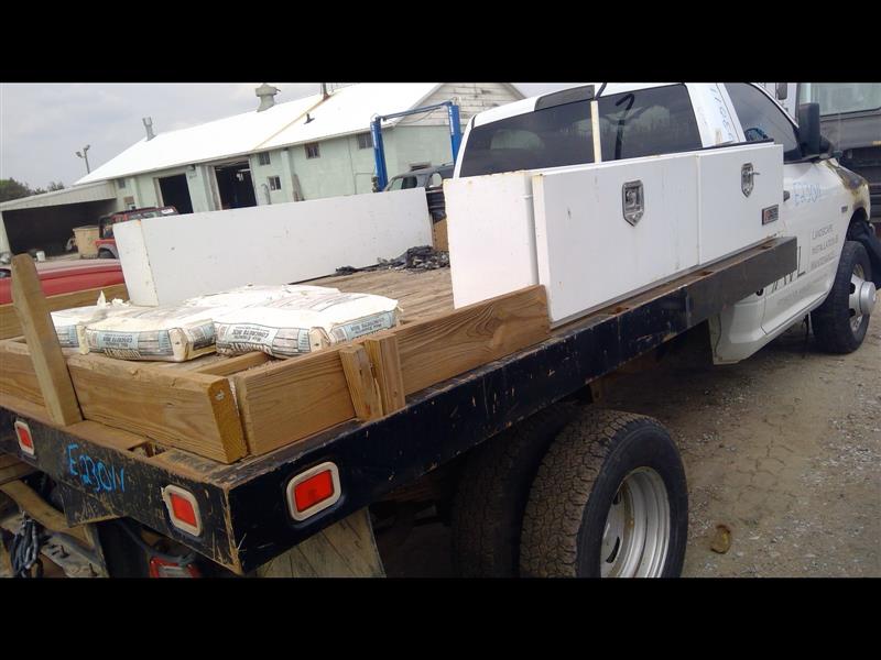 https://f005.backblazeb2.com/file/img-partshotlines-com/Inventory/EX379/Vehicle/29541_06.jpg