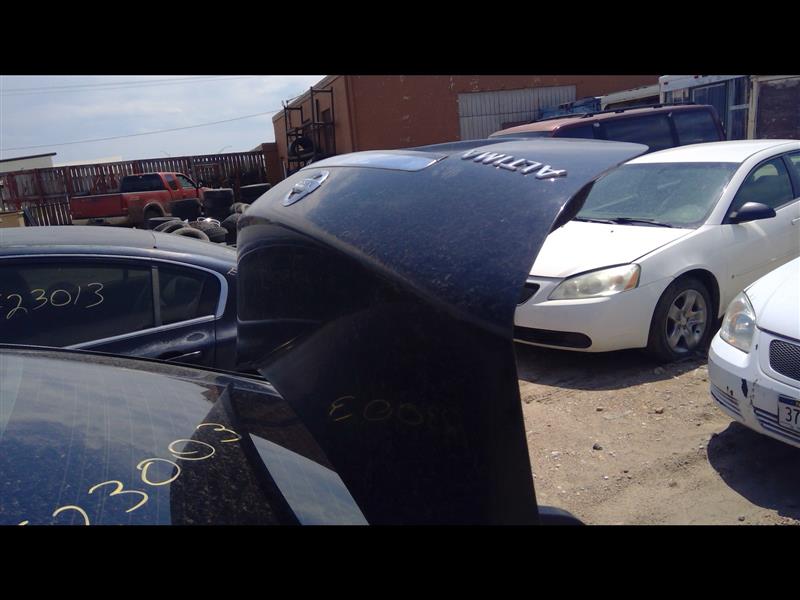 https://f005.backblazeb2.com/file/img-partshotlines-com/Inventory/EX379/Vehicle/29606_04.jpg