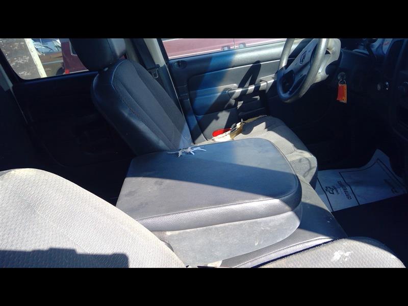 https://f005.backblazeb2.com/file/img-partshotlines-com/Inventory/EX379/Vehicle/29838_06.jpg