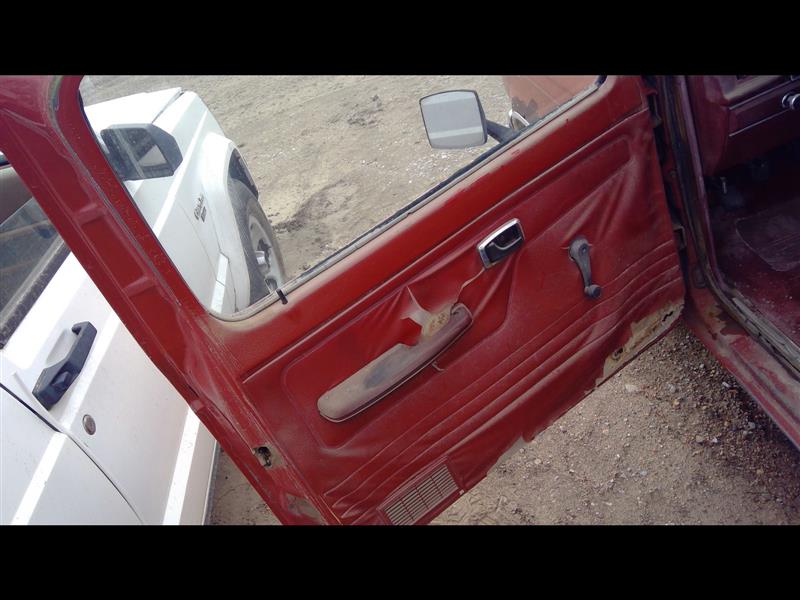 https://f005.backblazeb2.com/file/img-partshotlines-com/Inventory/EX379/Vehicle/31082_08.jpg