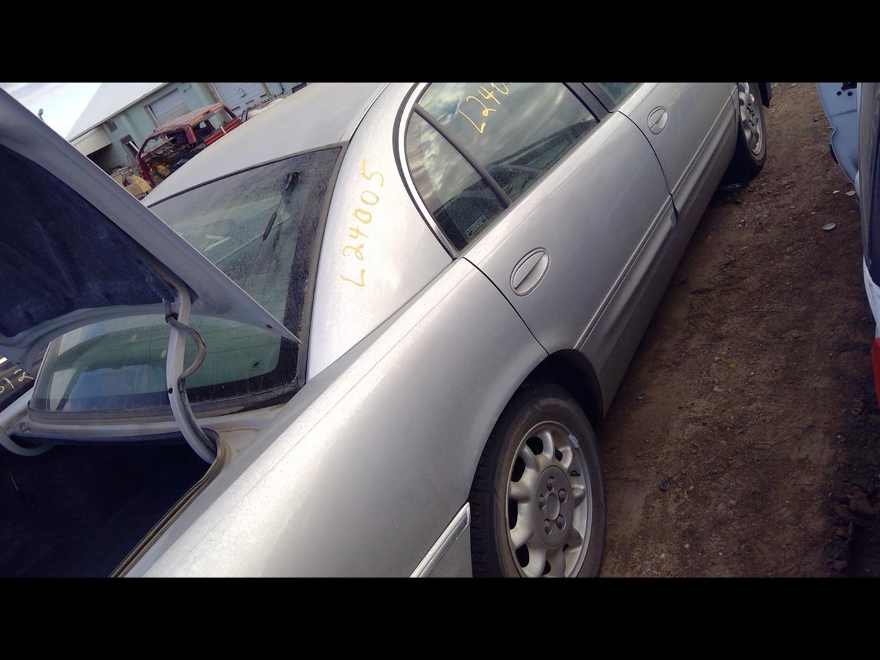 https://f005.backblazeb2.com/file/img-partshotlines-com/Inventory/EX379/Vehicle/31617_07.jpg