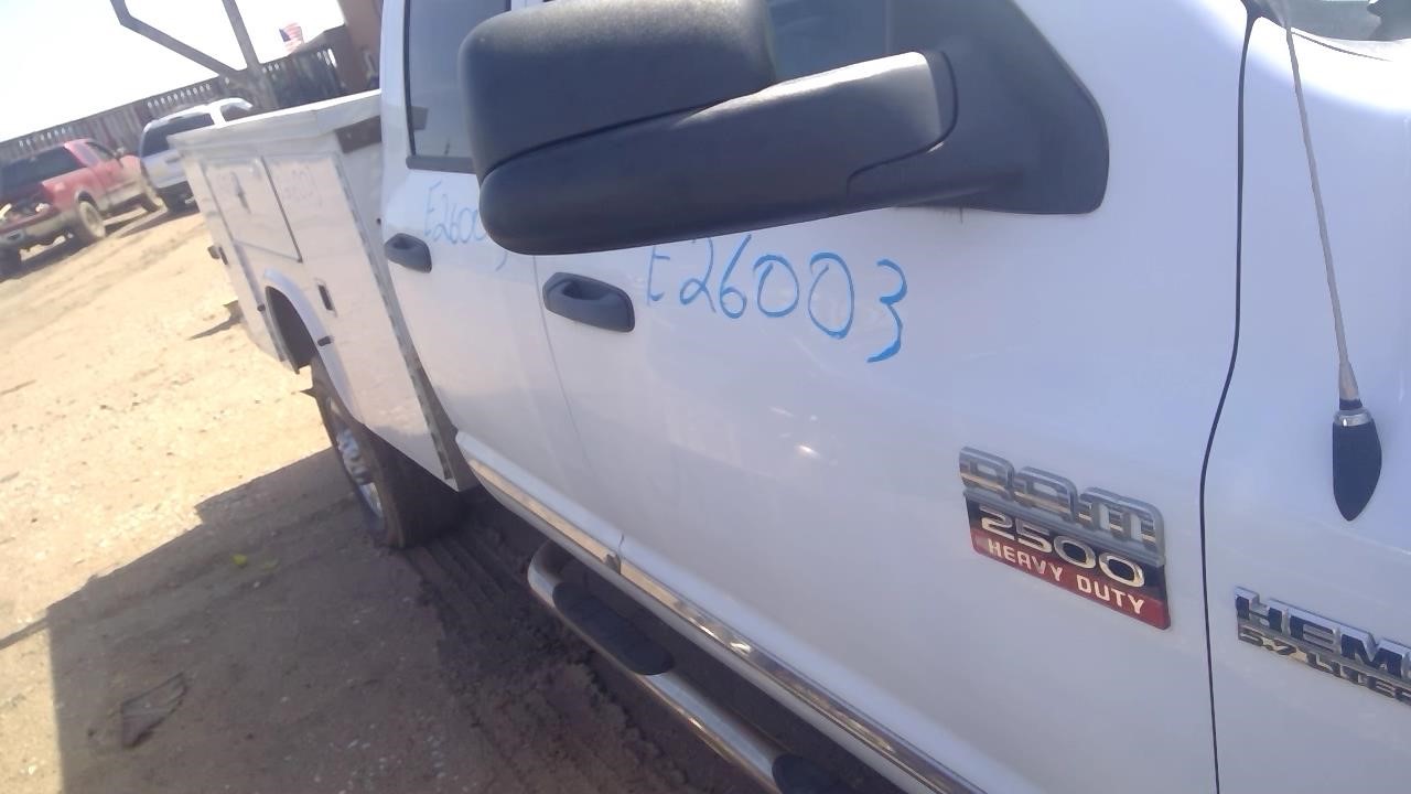https://f005.backblazeb2.com/file/img-partshotlines-com/Inventory/EX379/Vehicle/33140_11.jpg