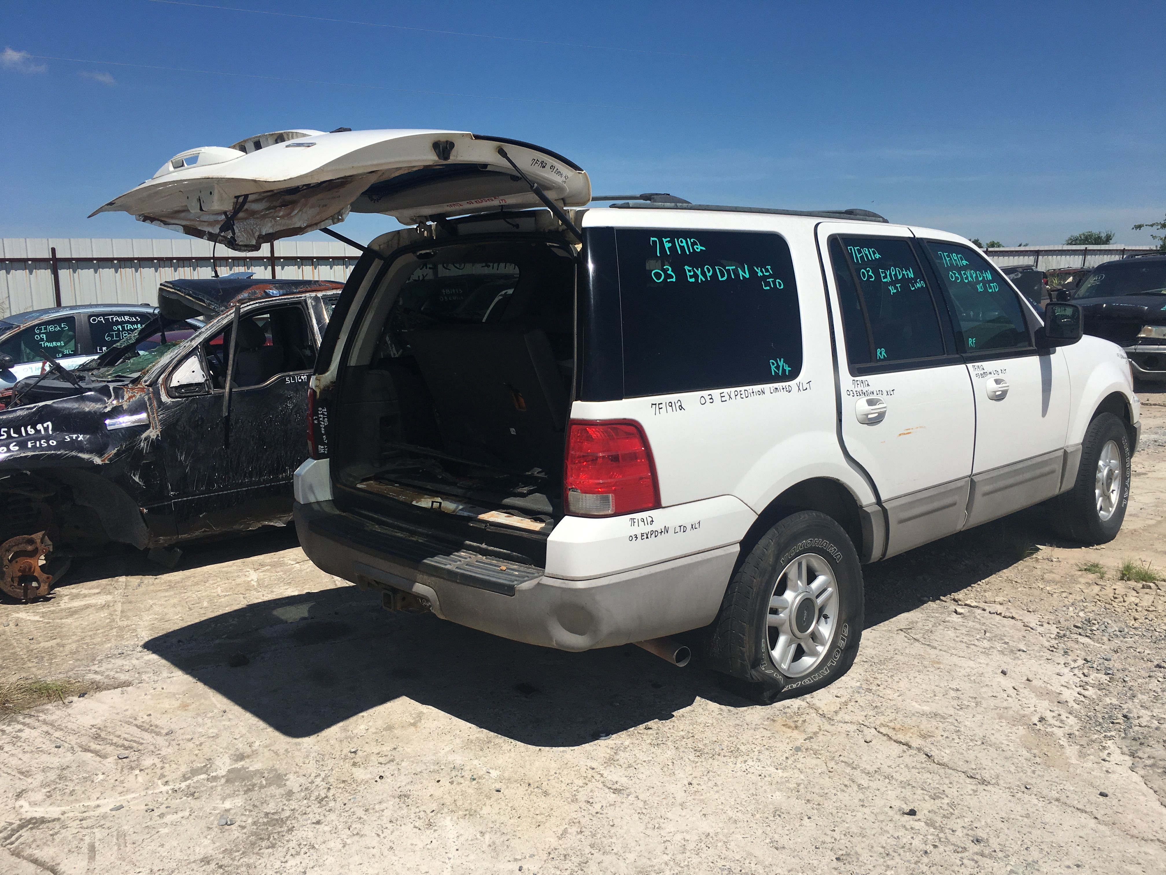 https://f005.backblazeb2.com/file/img-partshotlines-com/Inventory/EX390/2017/7F1912/9D5A89B0298D45678E8C676F4BC94750004.jpg