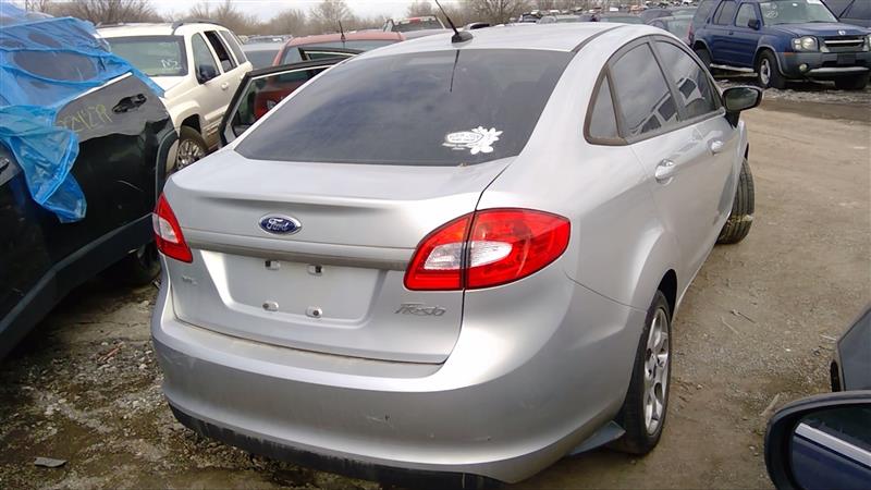 https://f005.backblazeb2.com/file/img-partshotlines-com/Inventory/EX396/Vehicle/13318_06.jpg