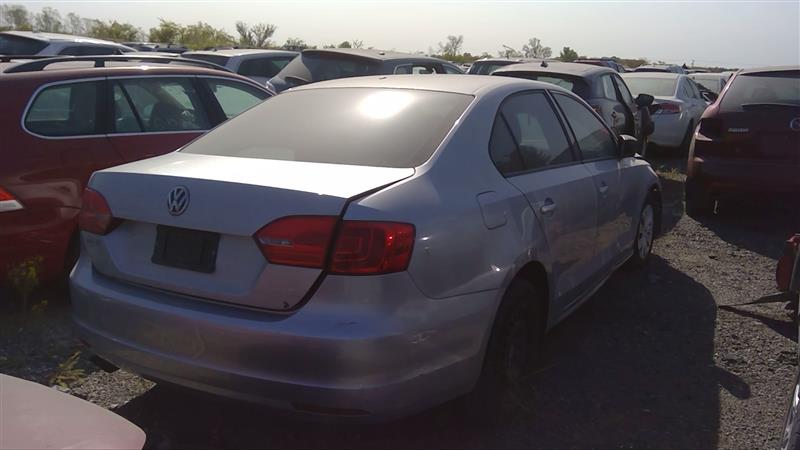 https://f005.backblazeb2.com/file/img-partshotlines-com/Inventory/EX396/Vehicle/13911_09.jpg