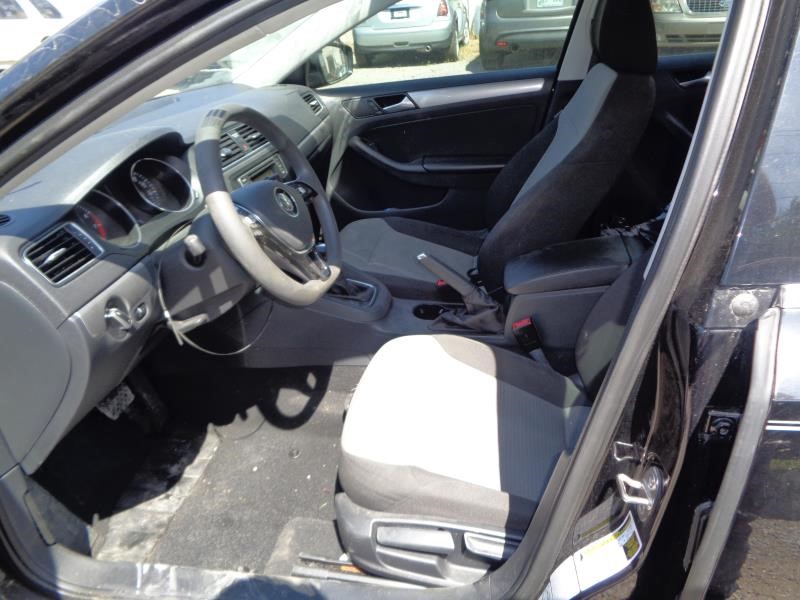 Vehicle/12585_11.jpg
