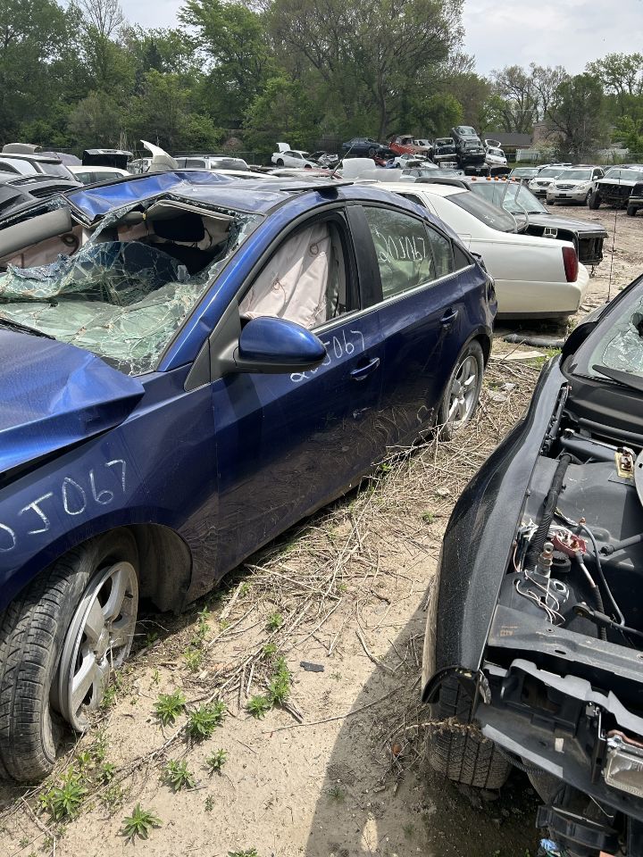 https://f005.backblazeb2.com/file/img-partshotlines-com/Inventory/EX423/Vehicle/11137_03.jpg