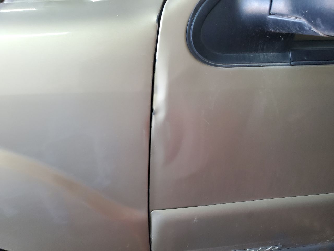 https://f005.backblazeb2.com/file/img-partshotlines-com/Inventory/EX423/Vehicle/12952_05.jpg