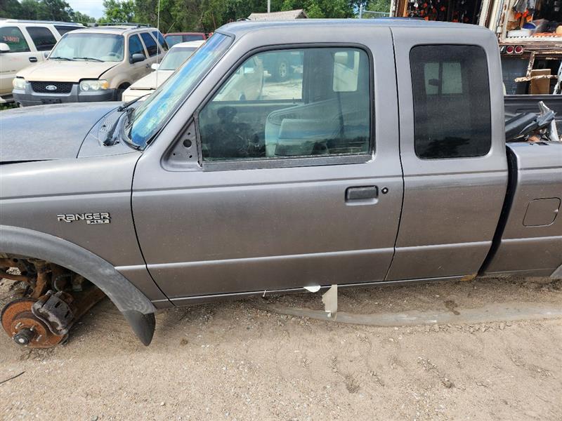 https://f005.backblazeb2.com/file/img-partshotlines-com/Inventory/EX423/Vehicle/14415_02.jpg