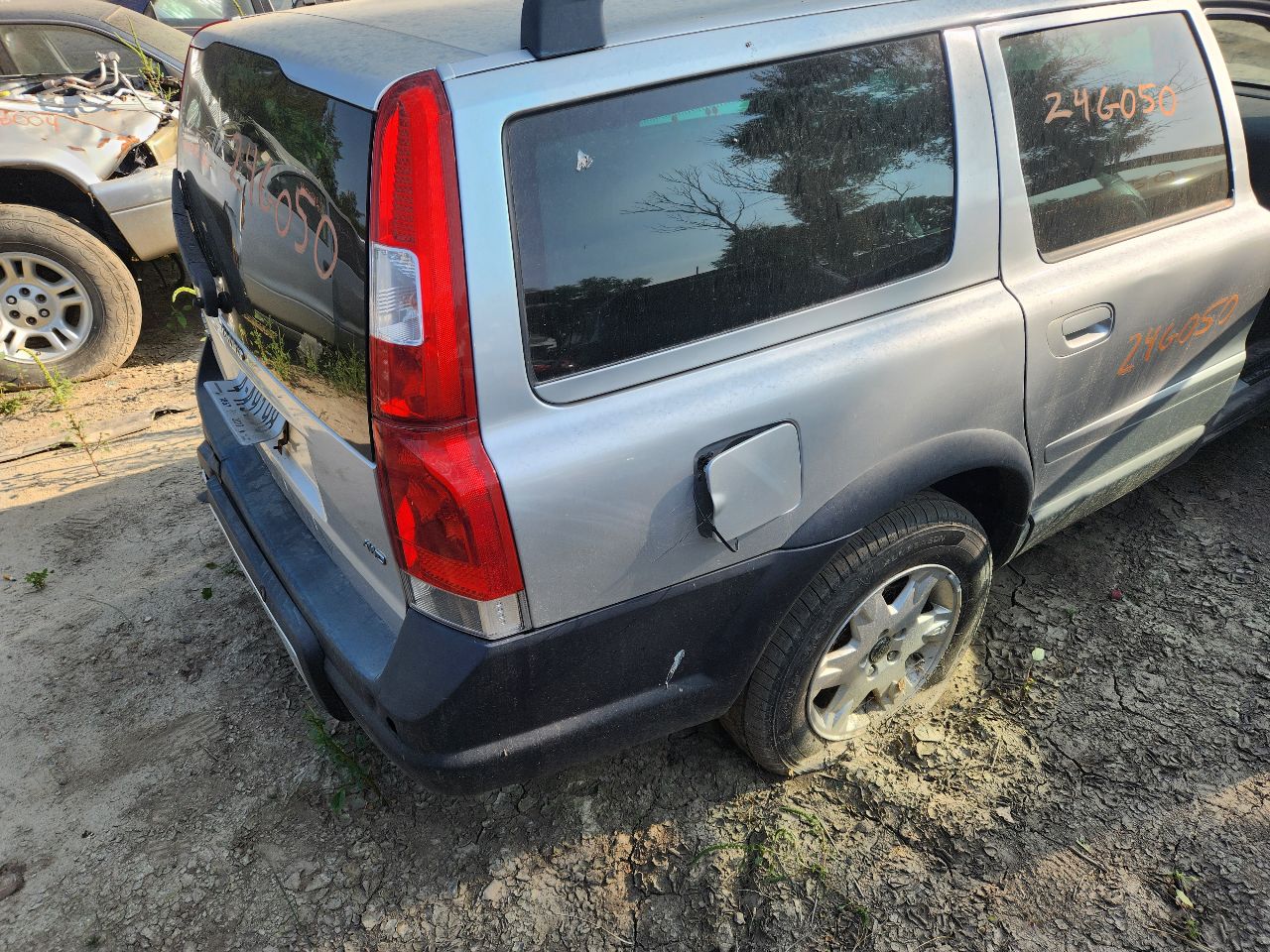 https://f005.backblazeb2.com/file/img-partshotlines-com/Inventory/EX423/Vehicle/14430_07.jpg