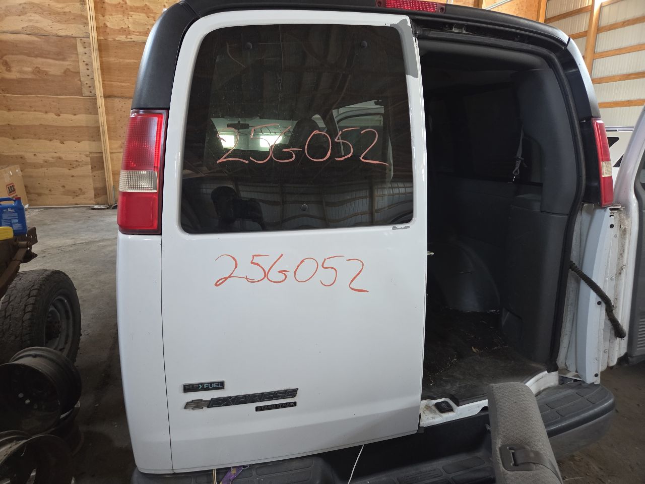 https://f005.backblazeb2.com/file/img-partshotlines-com/Inventory/EX423/Vehicle/15282_08.jpg