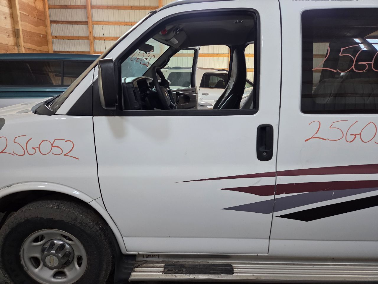 https://f005.backblazeb2.com/file/img-partshotlines-com/Inventory/EX423/Vehicle/15282_12.jpg
