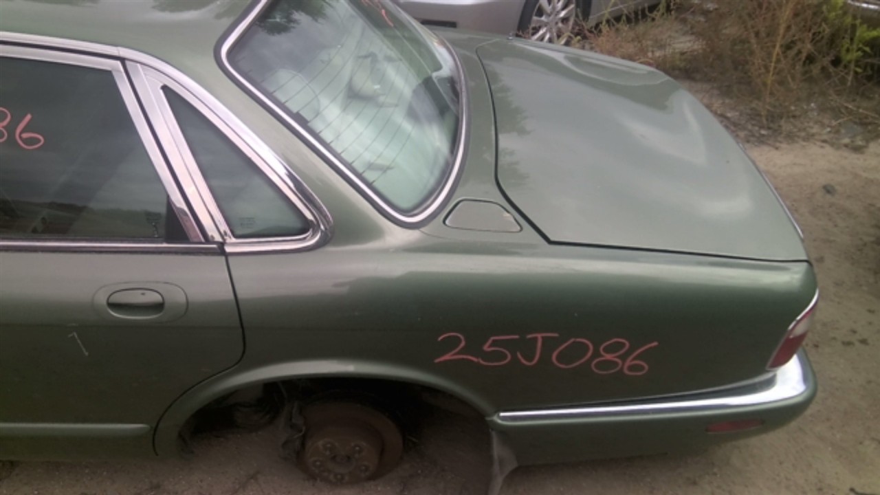 https://f005.backblazeb2.com/file/img-partshotlines-com/Inventory/EX423/Vehicle/15487_10.jpg