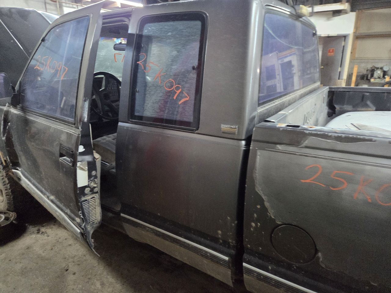 https://f005.backblazeb2.com/file/img-partshotlines-com/Inventory/EX423/Vehicle/15583_10.jpg